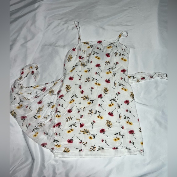 Forever 21 White Floral Wrap Dress - Picture 2 of 6